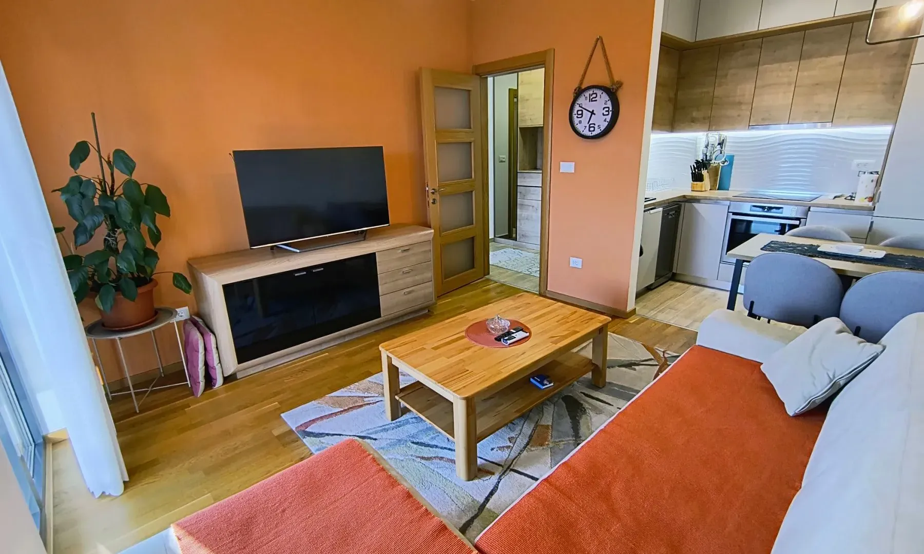 Izdavanje, jednosoban stan, 45m², Blok 9, Podgorica