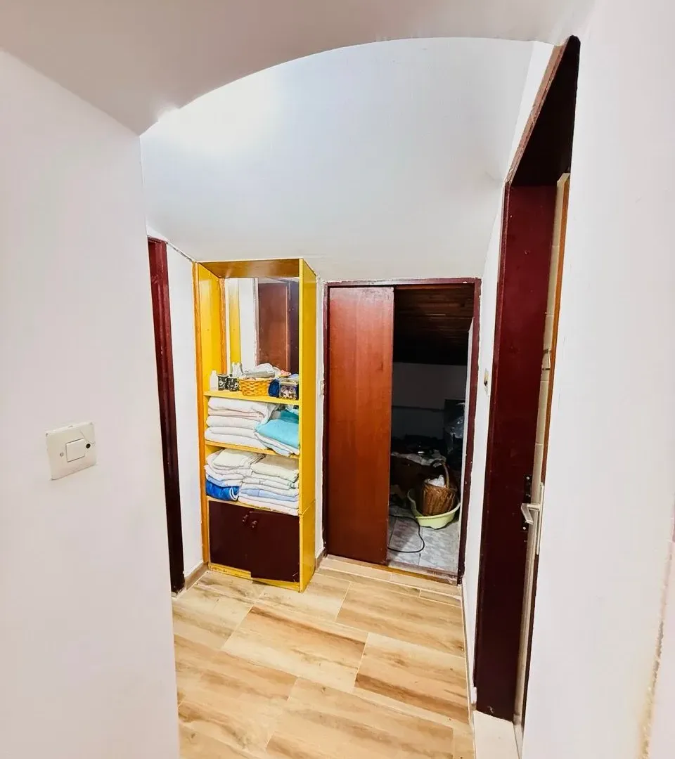 Prodaja, dvosoban stan, 68m², Makedonsko naselje, Bar