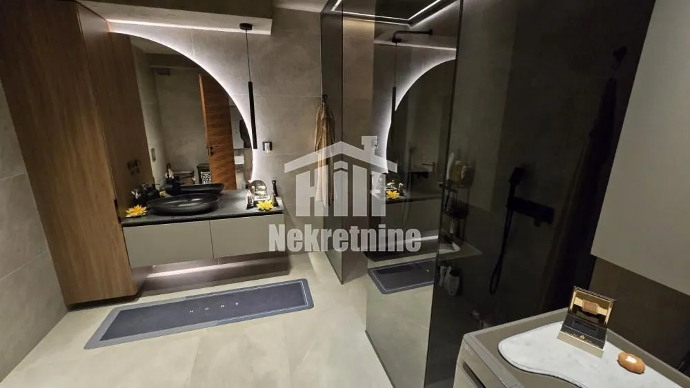 Sale, three bedroom apartment, 80m², Slavujev Venac, Zvezdara Sve Podlokacije
