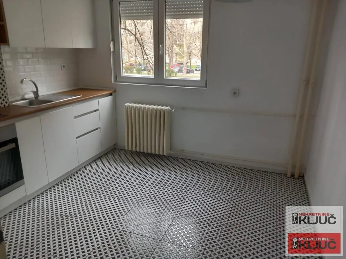 Prodaja, jednosoban stan, 31m², Bulevar Oslobodjenja, Novi Sad Sve Podlokacije