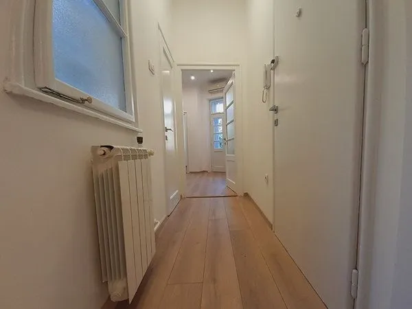 Izdavanje, poslovni prostor, 87m², Vračar, Šid