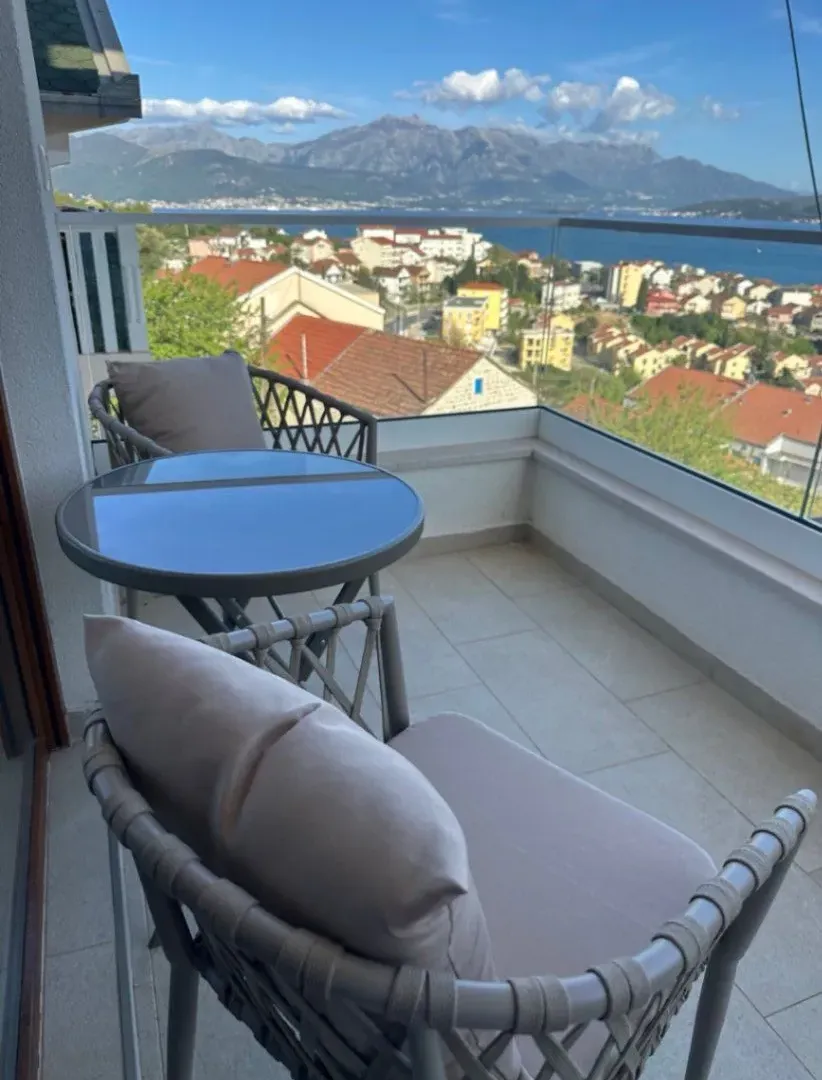Prodaja, jednosoban stan, 50m², Đenovići, Herceg Novi