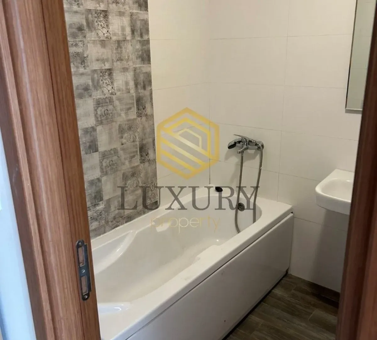 Rent, office space, 65m², Stari Aerodrom, Podgorica