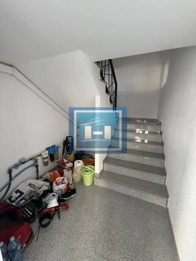 Rent, office space, 194m², Industrijska zona, Jagodina
