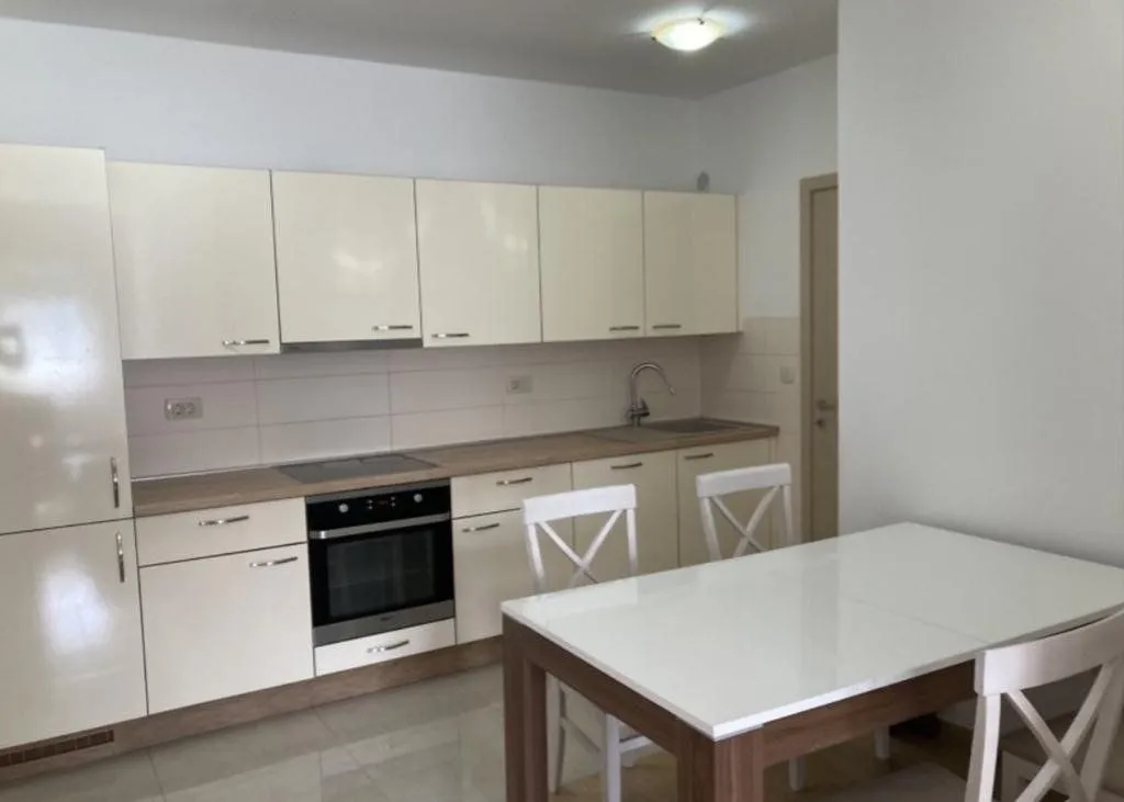 Izdavanje, dvosoban stan, 75m², City Kvart, Podgorica