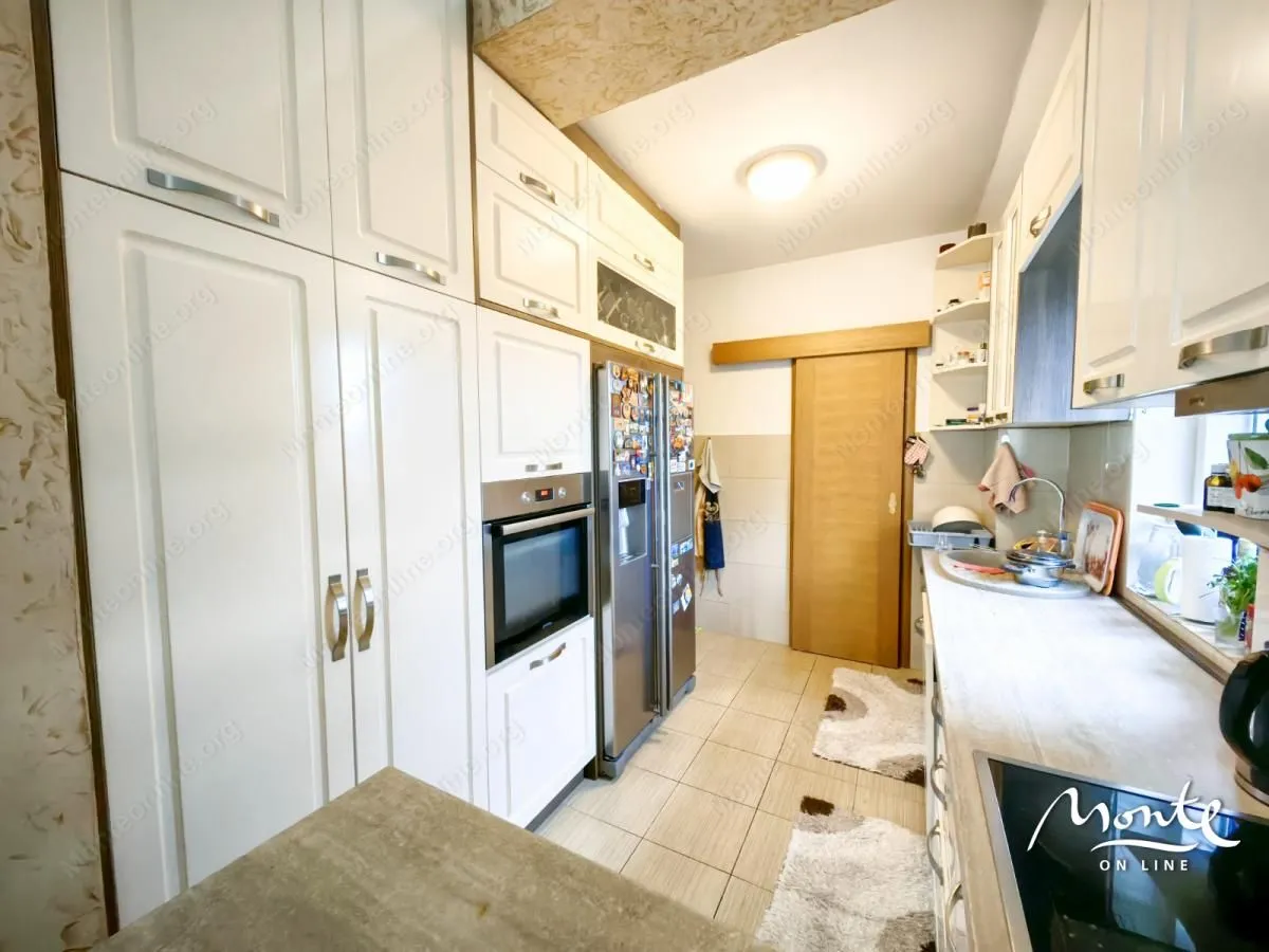 Prodaja, trosoban stan, 196m², Podgorica, Crna Gora