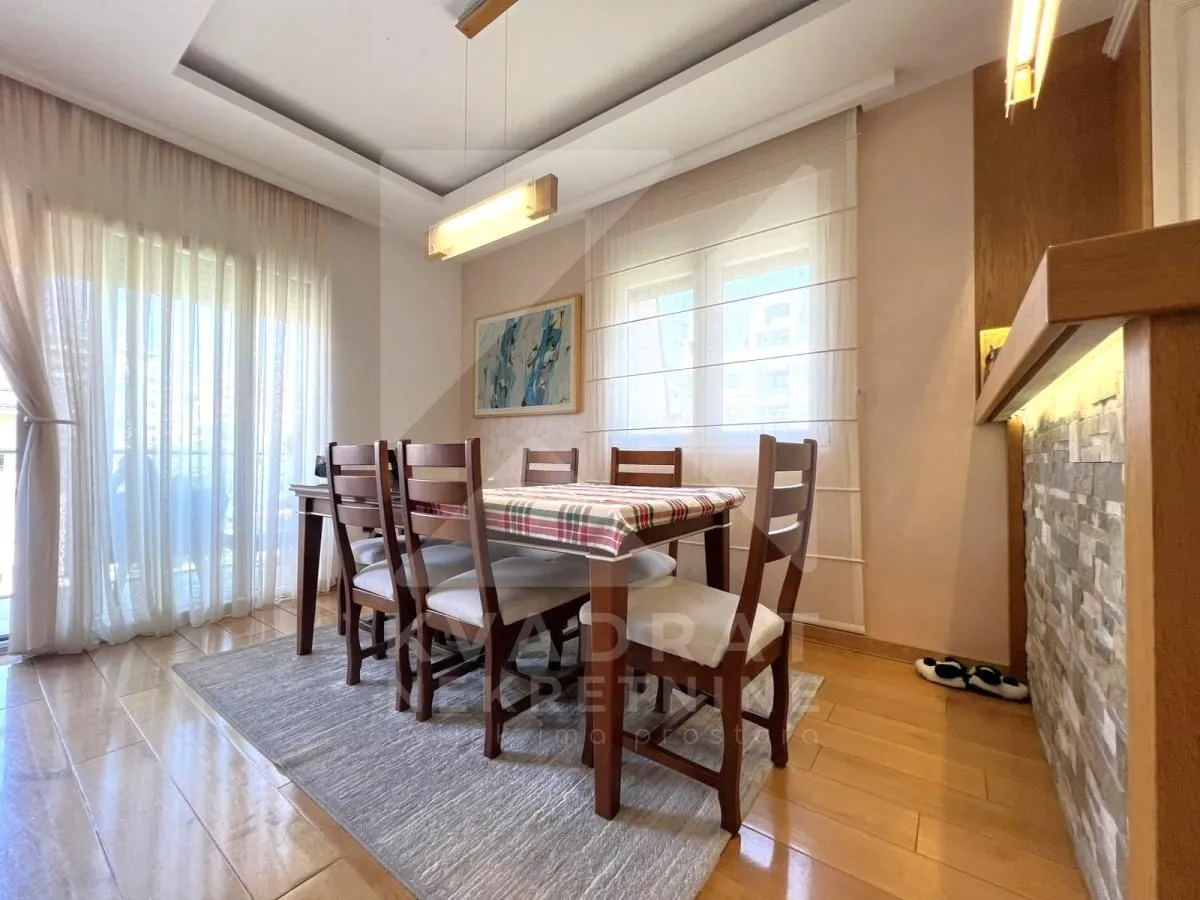 Prodaja, trosoban stan, 100m², 1 maj, Podgorica