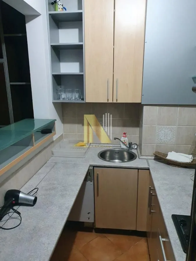Izdavanje, dvosoban stan, 53m², Centar, Novi Sad