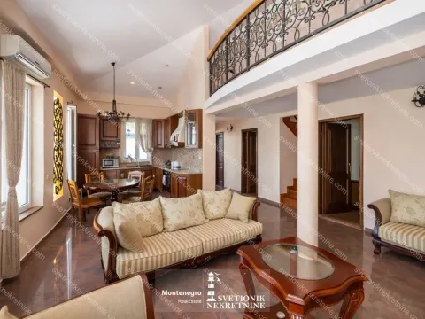 Prodaja, trosoban stan, 106m², Centar, Herceg Novi - image 2