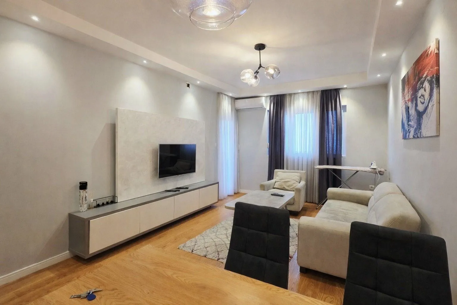 Izdavanje, jednosoban stan, 50m², Central Point, Podgorica