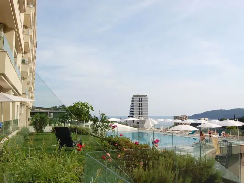 Daily-rent, two bedroom apartment, 48m², Bečići, Budva - image 3