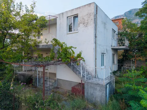 Kuća in Sutomore