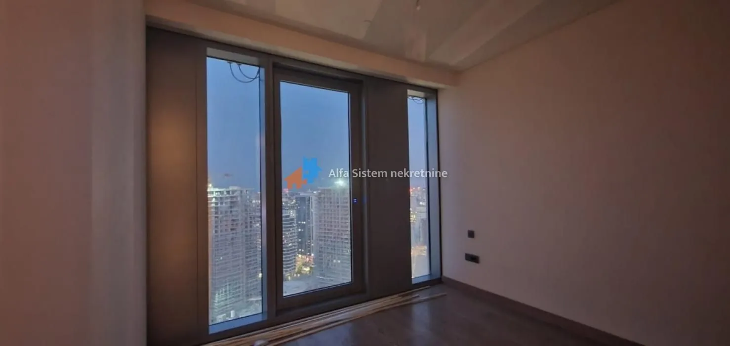 Izdavanje, trosoban stan, 90m², Savski Venac, Beograd