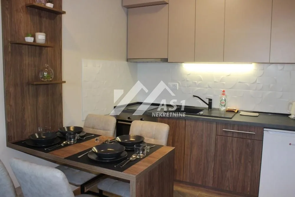 Izdavanje, jednosoban stan, 42m², Rotkvarija, Novi Sad Sve Podlokacije