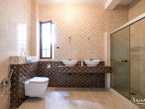 Prodaja, kuća, 316m², Tivat, Crna Gora - image 17