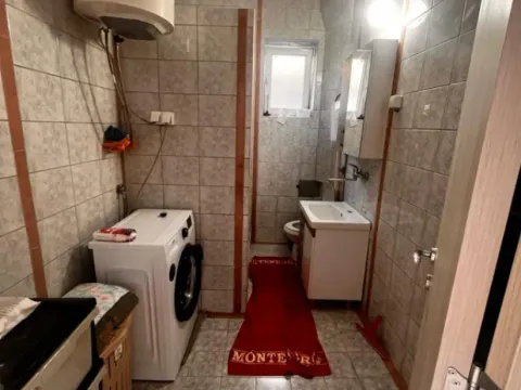 Izdavanje, dvosoban stan, 75m², Kalimanj, Tivat - image 5