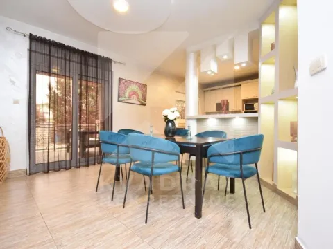 Izdavanje, kuća, 330m², Zeta, Podgorica - image 9