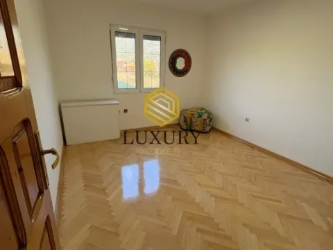 Rent, house, 350m², Zlatica, Podgorica - image 2