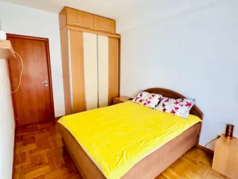 Izdavanje, dvosoban stan, 60m², City Kvart, Podgorica - image 8