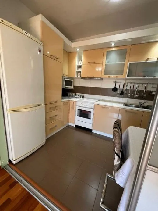 Izdavanje, dvosoban stan, 75m², City Kvart, Podgorica