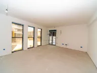 Prodaja, trosoban stan, 104m², Stari Aerodrom, Podgorica
