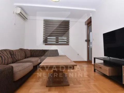 Izdavanje, dvosoban stan, 67m², Stari Aerodrom, Podgorica - image 1