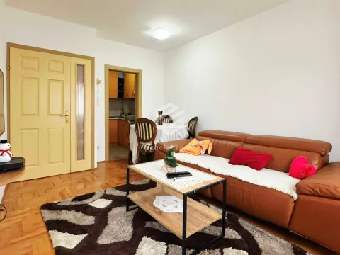 Prodaja, jednosoban stan, 43m², Stari Aerodrom, Podgorica - image 2