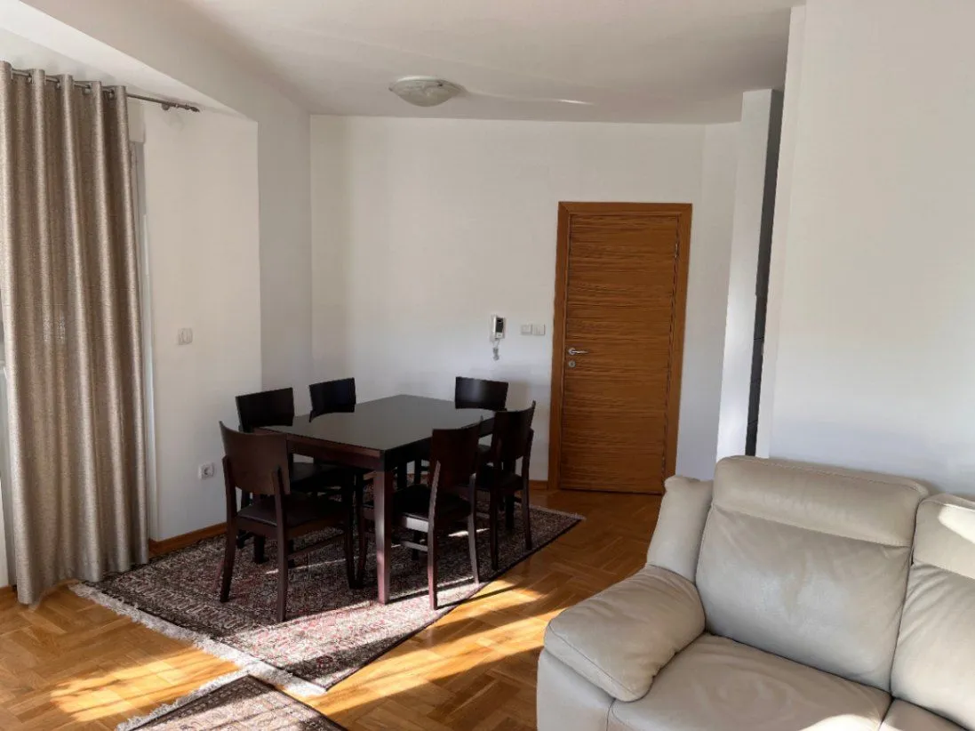 Prodaja, dvosoban stan, 66m², Centar, Cetinje