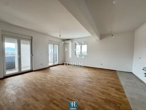 Prodaja, trosoban stan, 106m², Stari Aerodrom, Podgorica