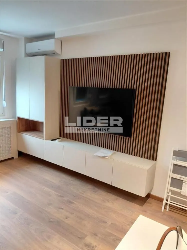 Izdavanje, jednosoban stan, 33m², Novi Beograd Sve Podlokacije, Beograd