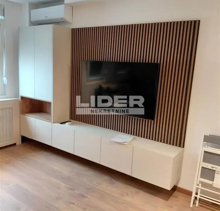 Izdavanje, jednosoban stan, 33m², Novi Beograd Sve Podlokacije, Beograd