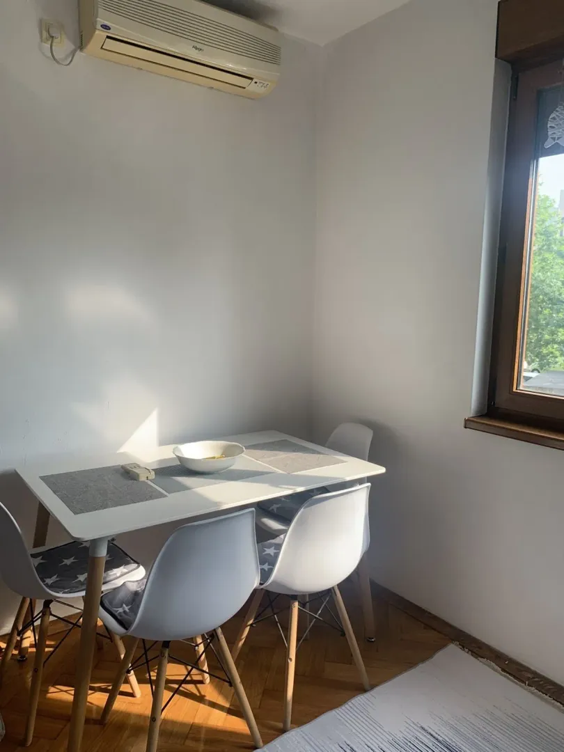 Izdavanje, jednosoban stan, 30m², Blok 6, Podgorica