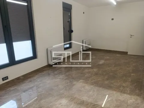 Izdavanje, poslovni prostor, 135m², Vukov Spomenik, Zvezdara Sve Podlokacije - image 2