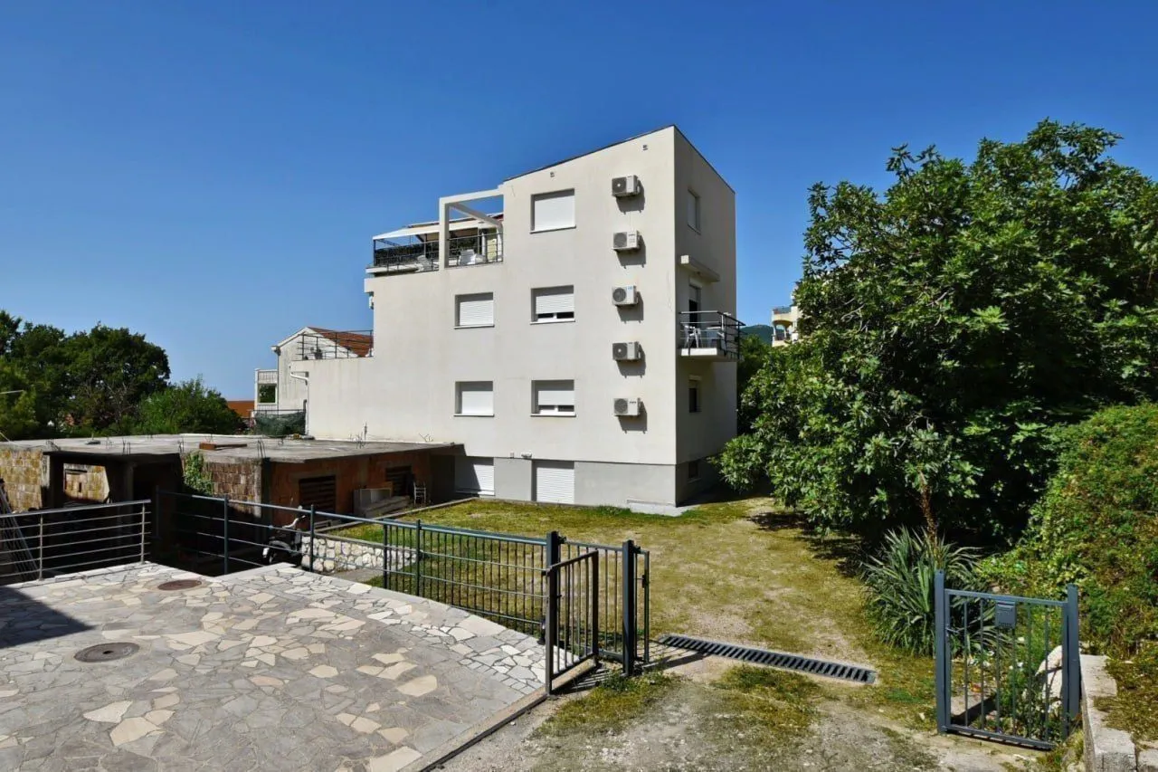 Rent, studio apartment, 25m², Lazi, Budva