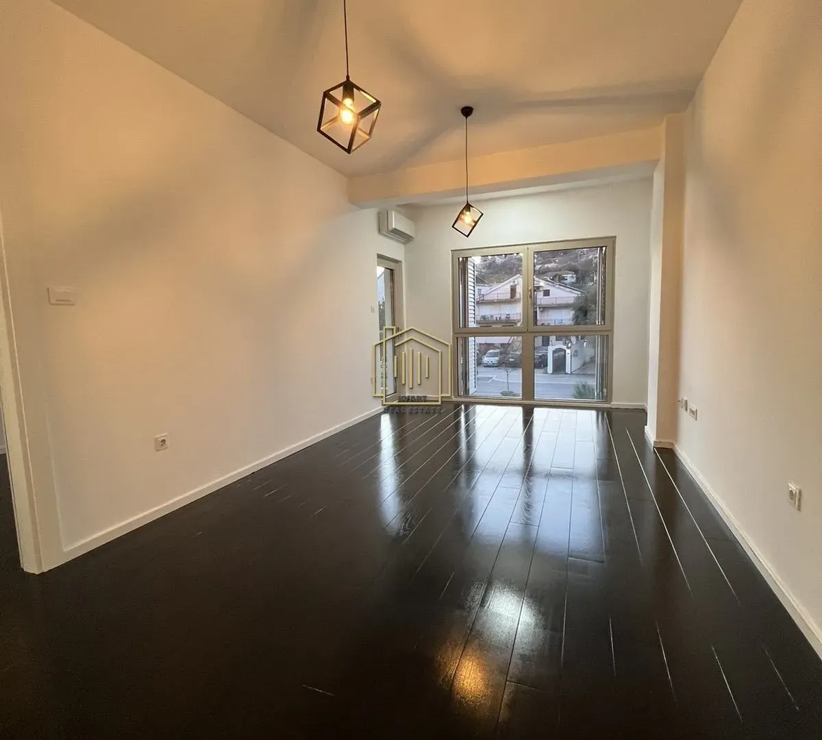 Izdavanje, jednosoban stan, 47m², Vezirov Most, Podgorica