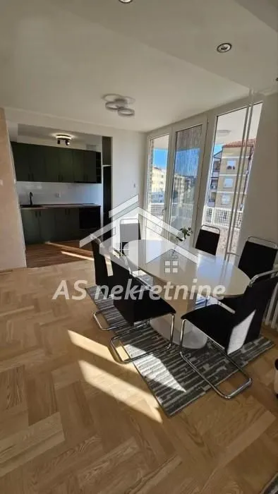 Izdavanje, trosoban stan, 69m², Novi Beograd Sve Podlokacije, Beograd
