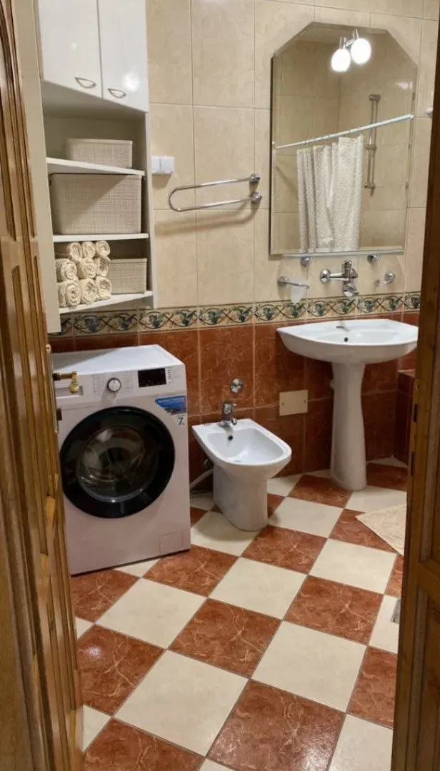 Izdavanje, trosoban stan, 114m², Masline, Podgorica