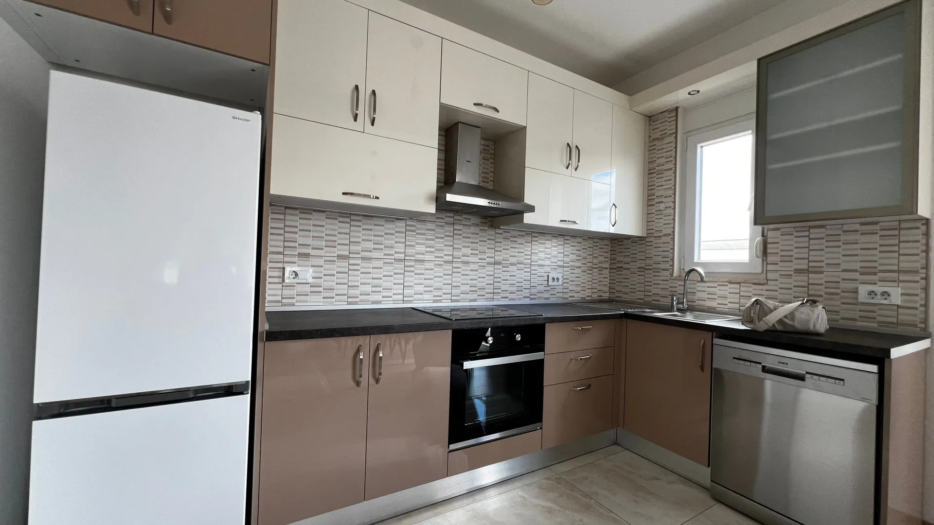 Prodaja, jednosoban stan, 52m², Konik, Podgorica