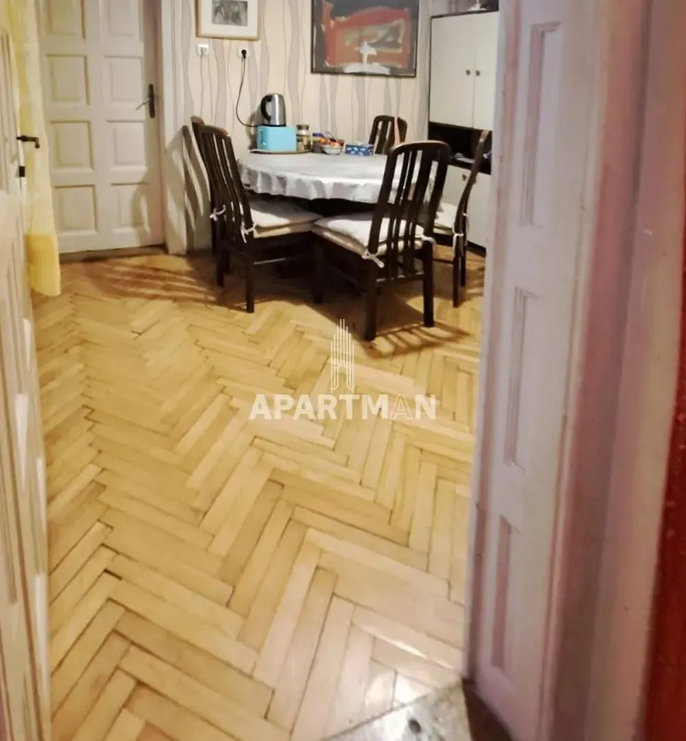 Sale, three bedroom apartment, 74m², Kalenić Pijaca, Vračar Sve Podlokacije