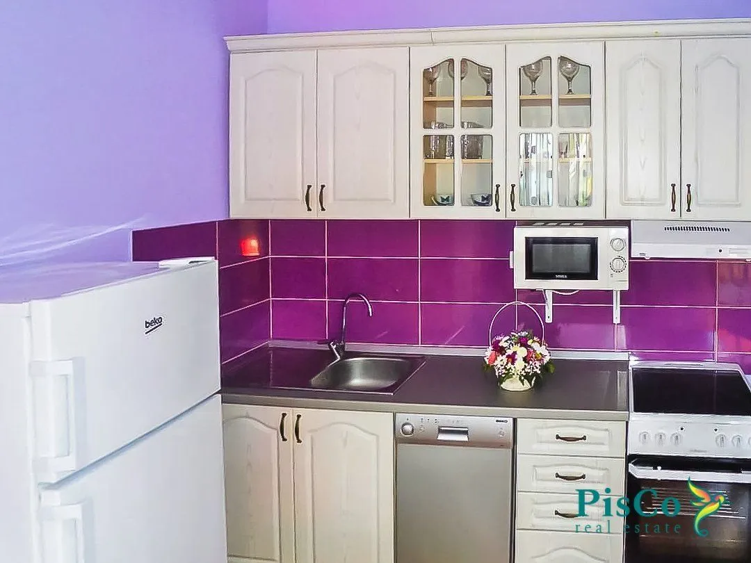 Izdavanje, dvosoban stan, 72m², Tivat, Crna Gora