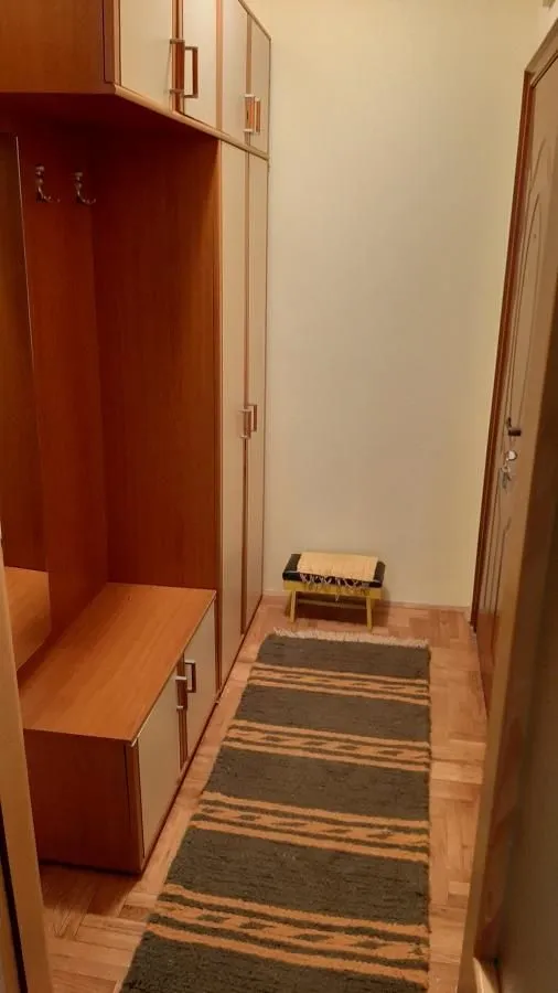 Izdavanje, jednosoban stan, 37m², Centar, Novi Sad
