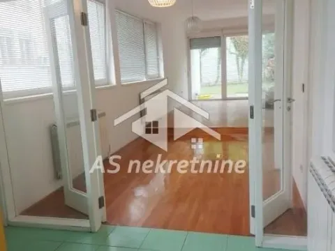 Izdavanje, kuća, 300m², Savski Venac, Beograd - image 4