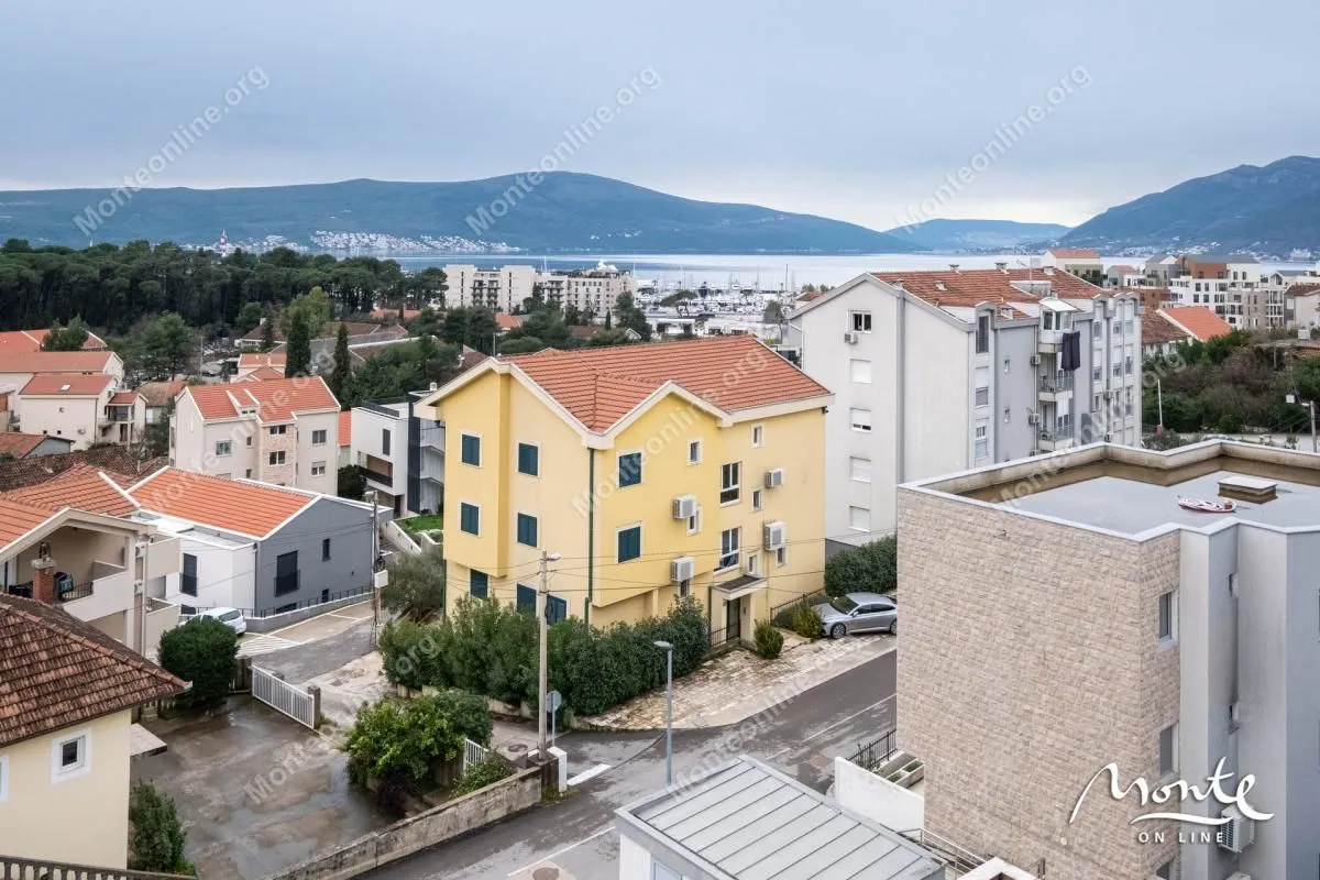 Prodaja, dvosoban stan, 87m², Tivat, Crna Gora