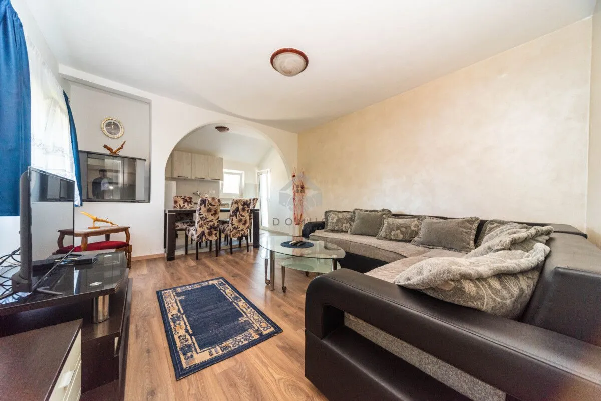 Izdavanje, jednosoban stan, 70m², Zlatica, Podgorica