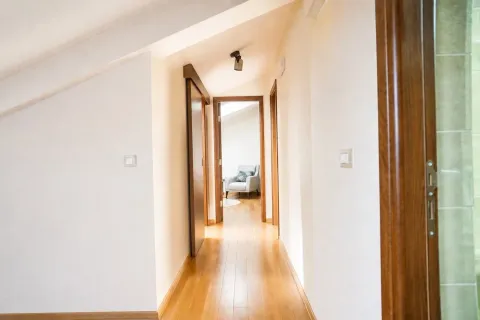 Rent, three bedroom apartment, 140m², Krivi Most, Podgorica - image 10