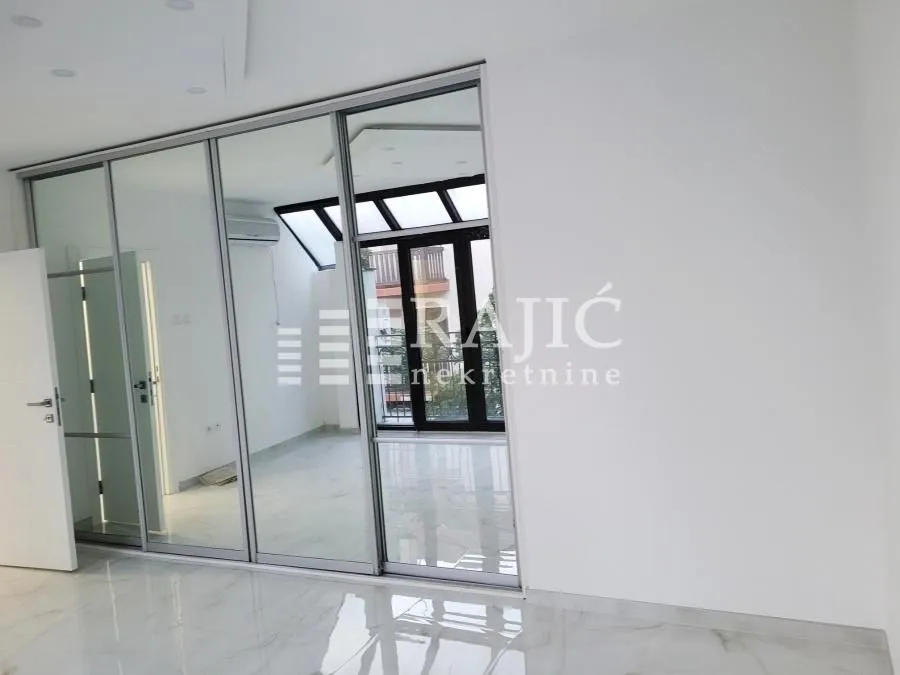 Rent, apartment, 200m², Voždovac Sve Podlokacije, Beograd