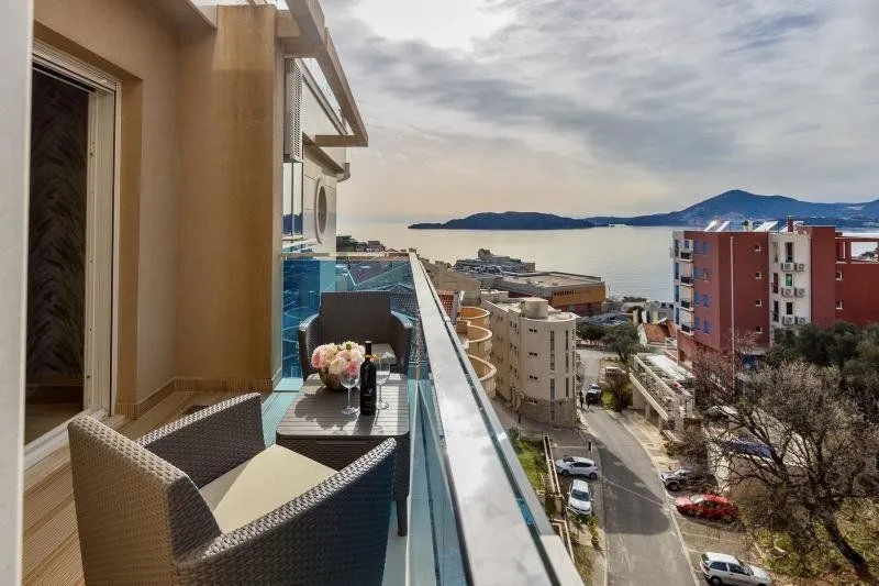 Prodaja, dvosoban stan, 96m², Sveti Stefan, Budva