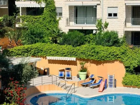 Sale, two bedroom apartment, 85m², Petrovac, Budva - image 14