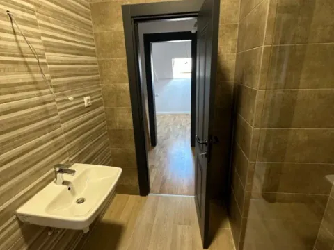 Izdavanje, dvosoban stan, 100m², Zagorič, Podgorica - image 3