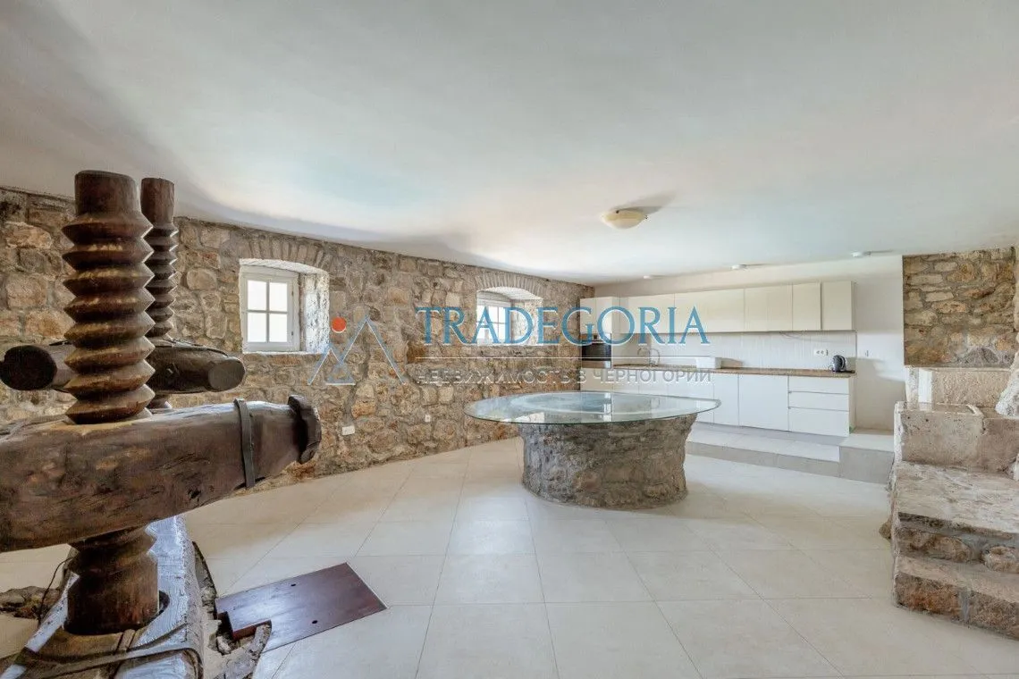 Prodaja, kuća, 176m², Krimovica, Kotor